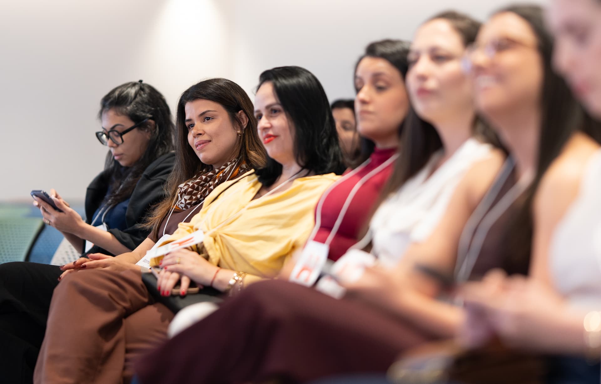 Foto — Participantes acompanham as palestras do festival